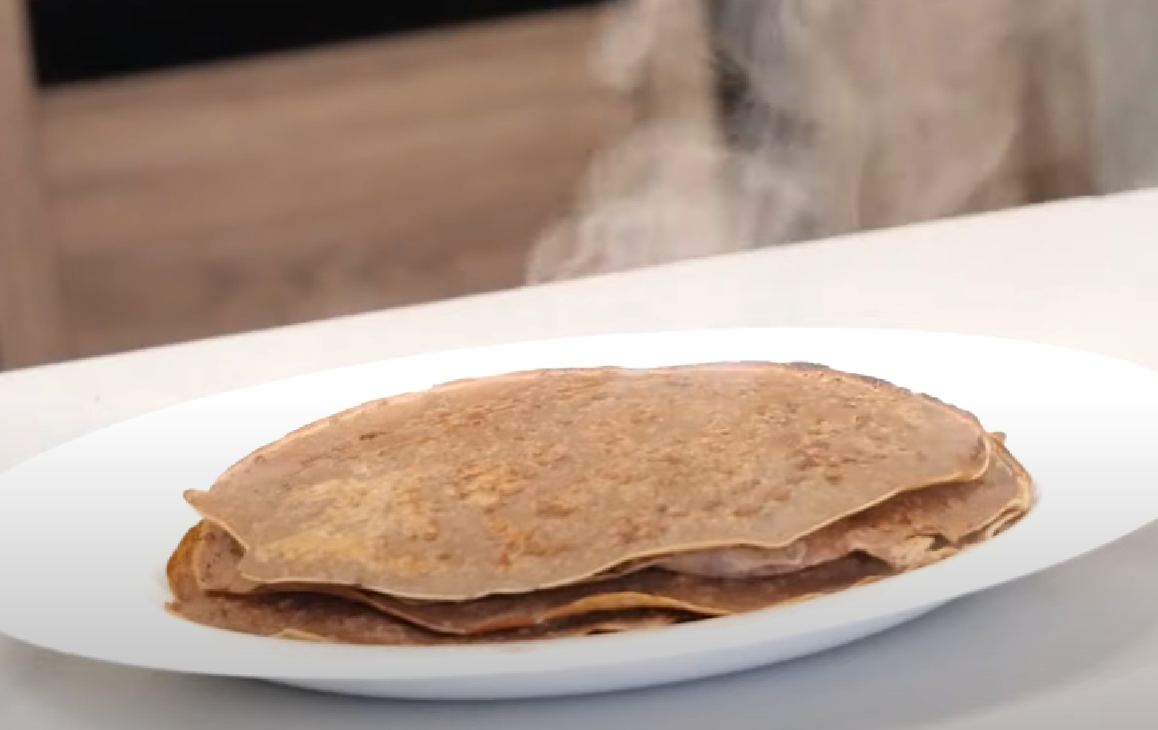 Печінкові млинці з сирно-грибною начинкою: рецепт ситної "лінивої" вечері